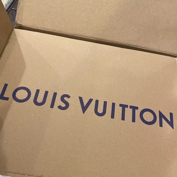 LOUIS VUITTON MYLOCKME CHAIN BAG - Picture 11 of 11